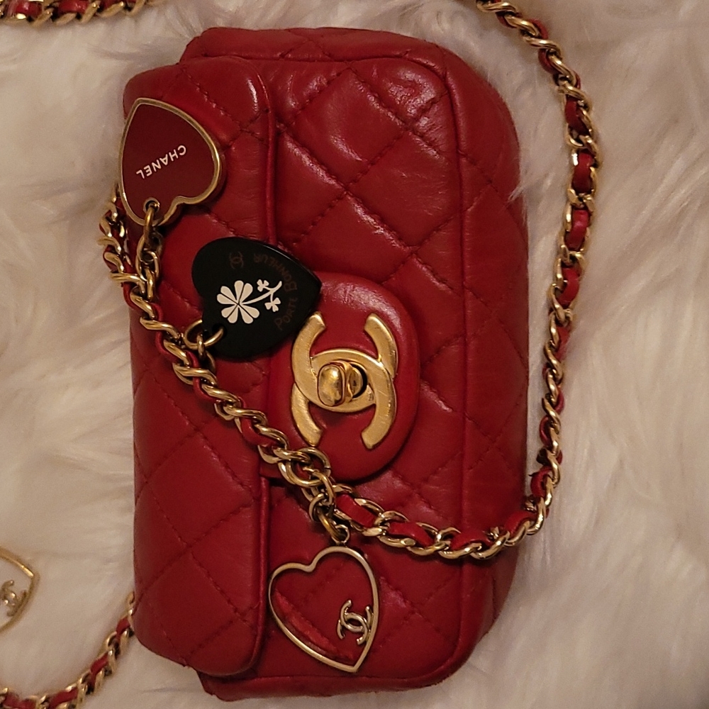 ๐SOLD Bonne Chanel Mini Bag - Picture 4 of 11